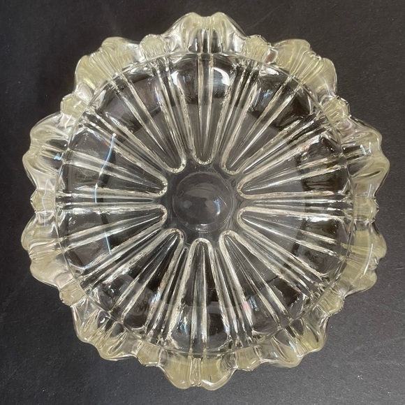 Vintage Crystal Cigar/Cigarette 50s 60s Mid-Century Retro- Daisy Pattern Ashtray - Picture 3 of 8